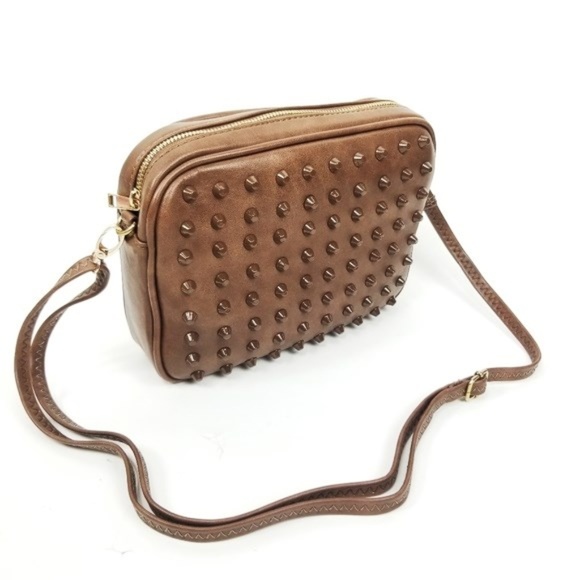 Hammered Stud front cross body rectangle bag - Picture 4 of 8